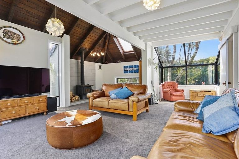 Photo of property in 37 Korotaha Terrace, Rothesay Bay, Auckland, 0630