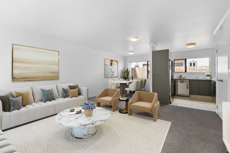 Photo of property in 43 Tiri Tiri Road, Birkdale, Auckland, 0626