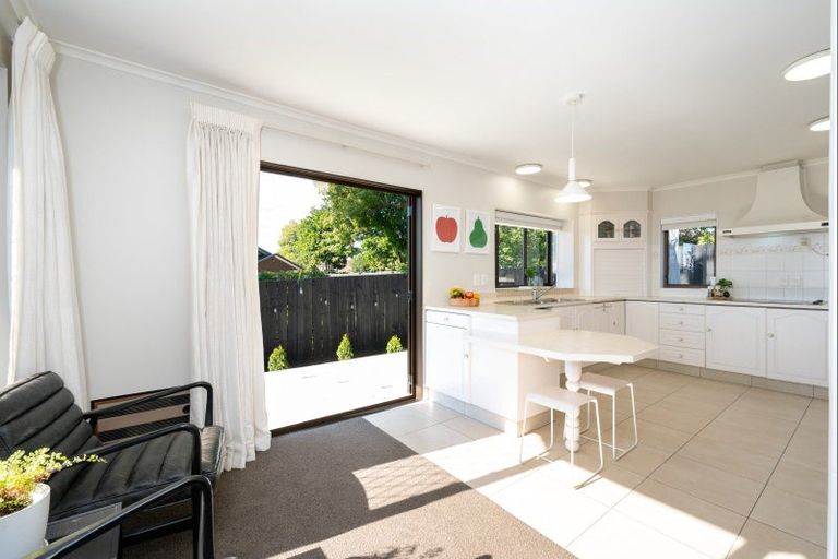 Photo of property in 2 Chestnut Court, Havelock North, 4130