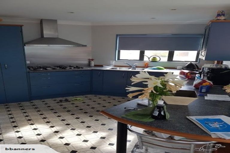 Photo of property in 30a Bowes Crescent, Strathmore Park, Wellington, 6022