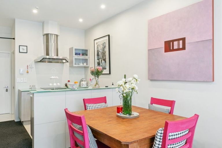 Photo of property in Hb Apartments, 2/3 Holland Street, Te Aro, Wellington, 6011