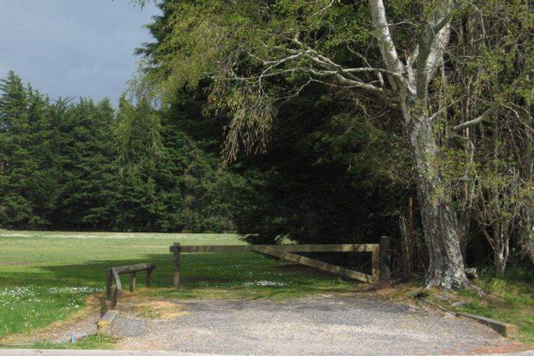 Photo of property in 48 Lee Road, Hannahs Bay, Rotorua, 3010