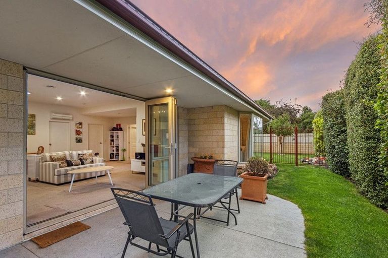 Photo of property in 8 Konini Street, Riccarton, Christchurch, 8041