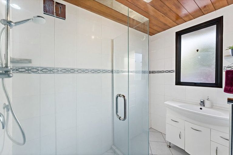 Photo of property in 19 Posa Avenue, Henderson, Auckland, 0612