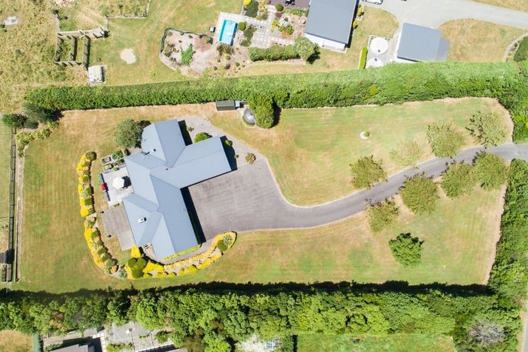 Photo of property in 34-36 Oram Drive, Turitea, Palmerston North, 4472