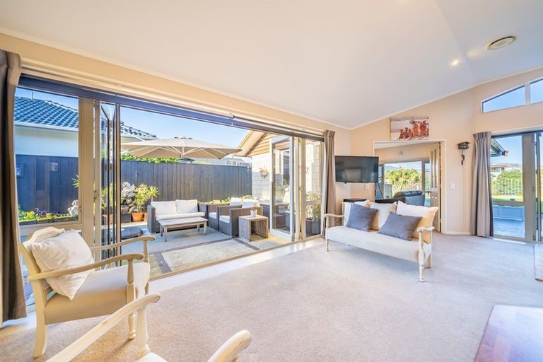 Photo of property in 196 Tutere Street, Waikanae Beach, Waikanae, 5036