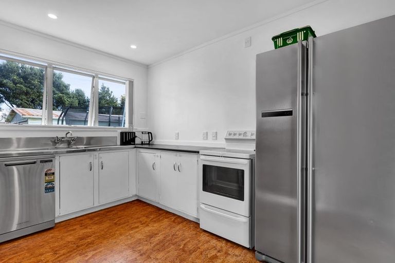 Photo of property in 31 Paritutu Road, Spotswood, New Plymouth, 4310