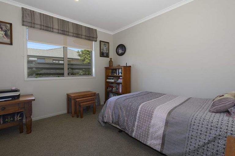 Photo of property in 22 Vista Close, Omokoroa, 3114