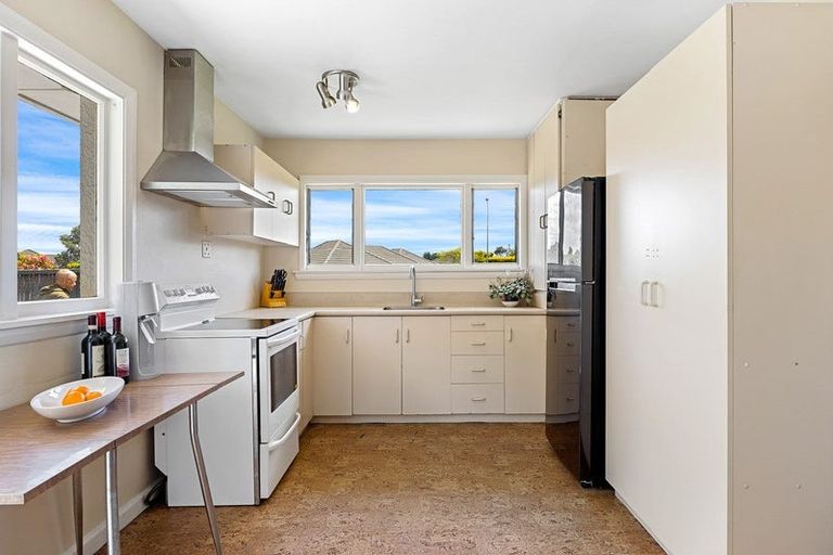 Photo of property in 12 Colman Avenue, Sockburn, Christchurch, 8042