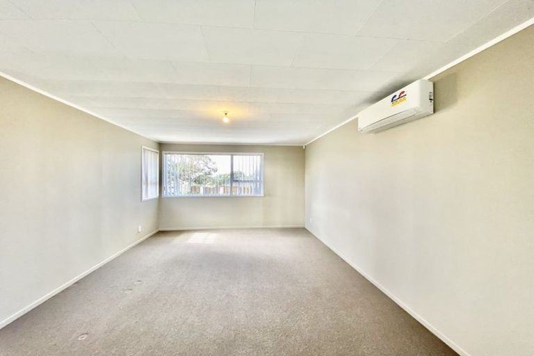 Photo of property in 37 Alabaster Drive, Papatoetoe, Auckland, 2025
