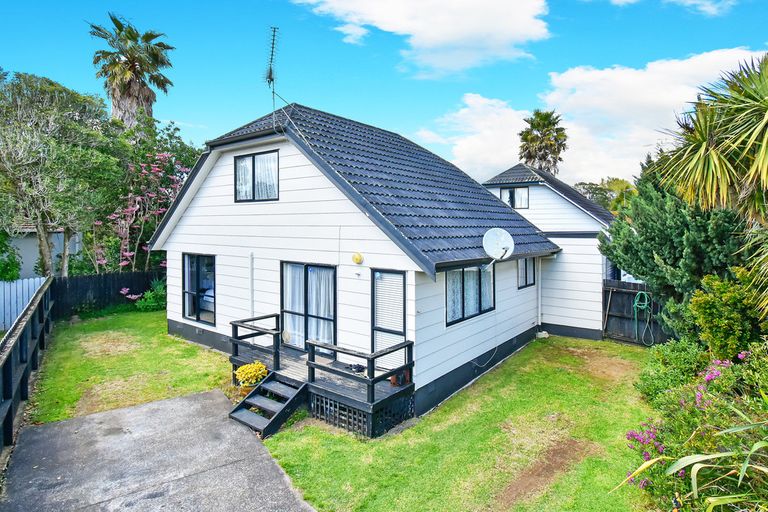 Photo of property in 1/100 Wattle Farm Road, Wattle Downs, Auckland, 2103