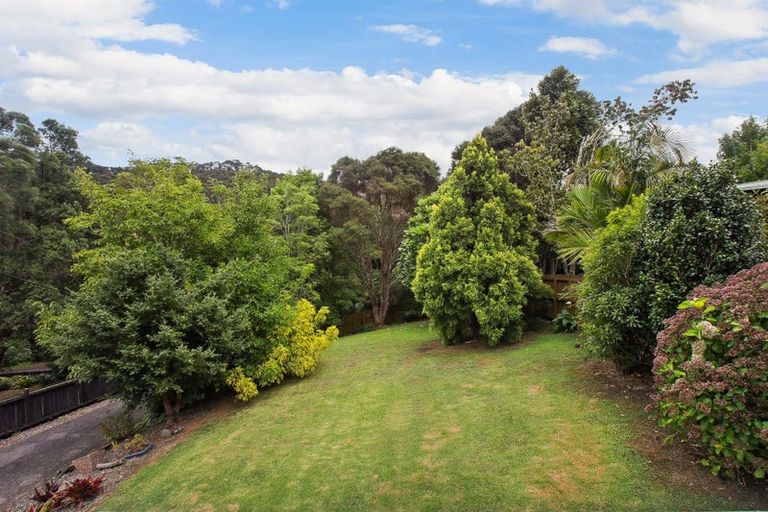 Photo of property in 7 Napuka Road, Henderson Valley, Auckland, 0612