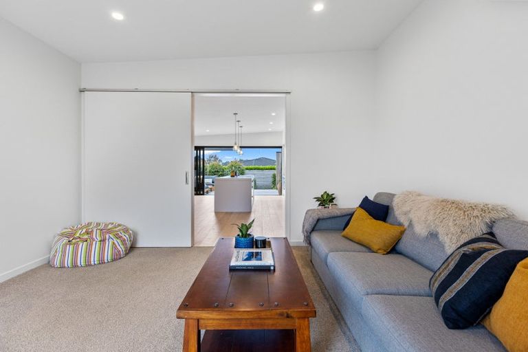 Photo of property in 1156a South Road, Oakura, 4314