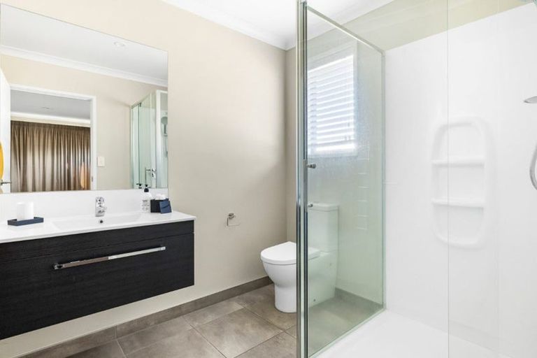 Photo of property in 98 Penetaka Heights, Pyes Pa, Tauranga, 3112