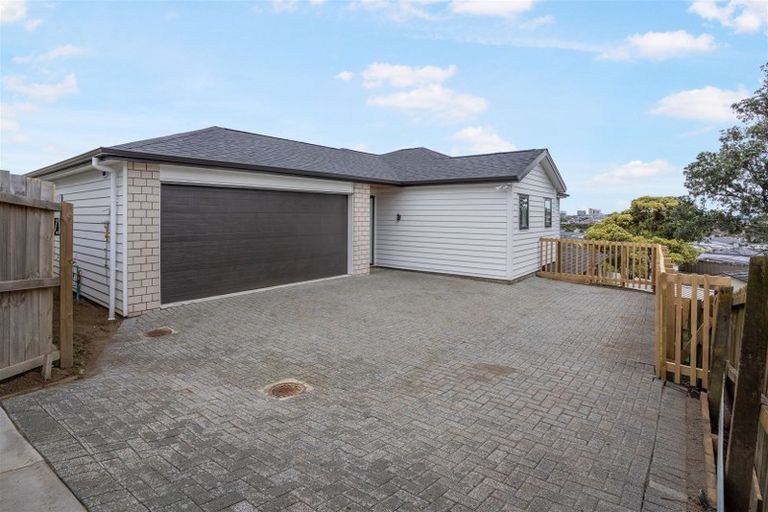 Photo of property in 18a Orams Road, Hillpark, Auckland, 2102