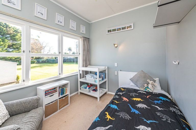 Photo of property in 1 Chester Street, Waverley, 4510