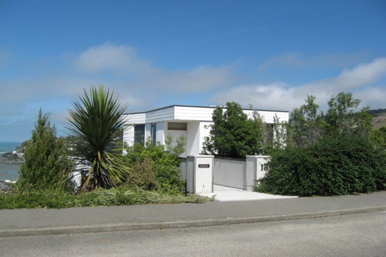 Photo of property in 18 Glendevere Terrace, Redcliffs, Christchurch, 8081