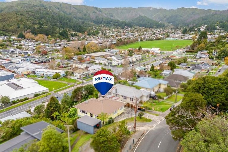 Photo of property in 30 Logie Street, Stokes Valley, Lower Hutt, 5019