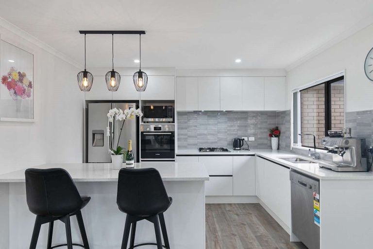 Photo of property in 10 Ancroft Street, Papakura, 2110