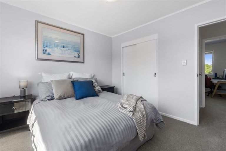 Photo of property in 1/3 Bronwyn Place, Torbay, Auckland, 0630