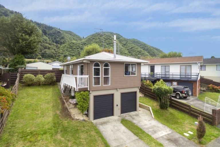 Photo of property in 156 California Drive, Totara Park, Upper Hutt, 5018