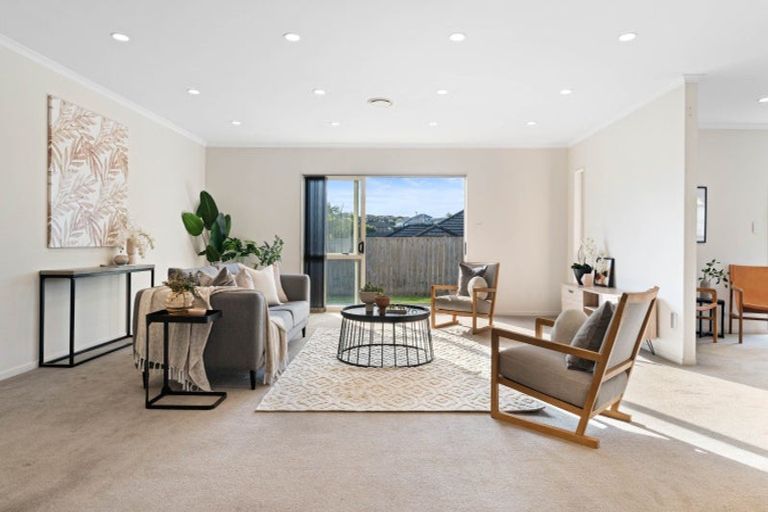 Photo of property in 6 Waynes Place, Pukekohe, 2120