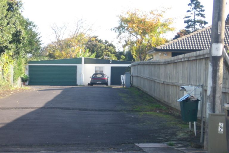 Photo of property in 2/21a Landscape Road, Papatoetoe, Auckland, 2025