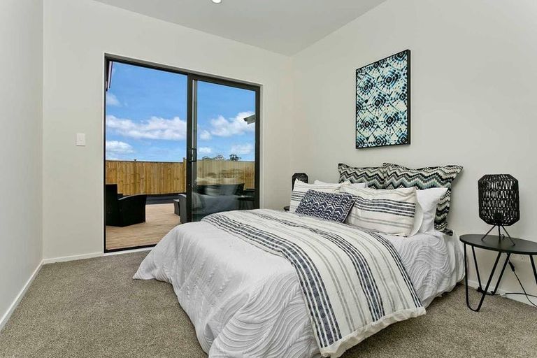 Photo of property in 18 Surf View Crescent, Red Beach, 0932