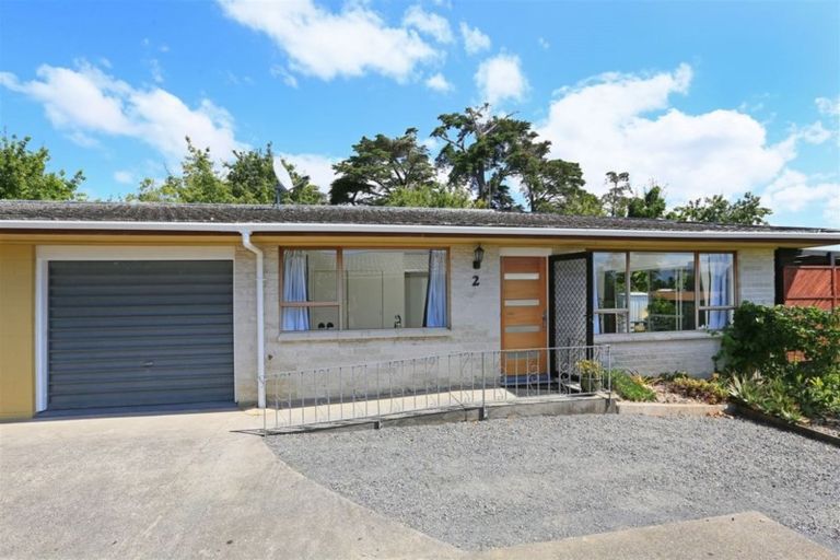 Photo of property in 2/201 Henderson Valley Road, Henderson, Auckland, 0612