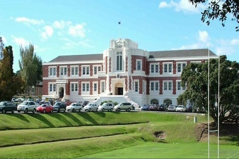 Photo of property in 9 Rangitira Avenue, Takapuna, Auckland, 0622