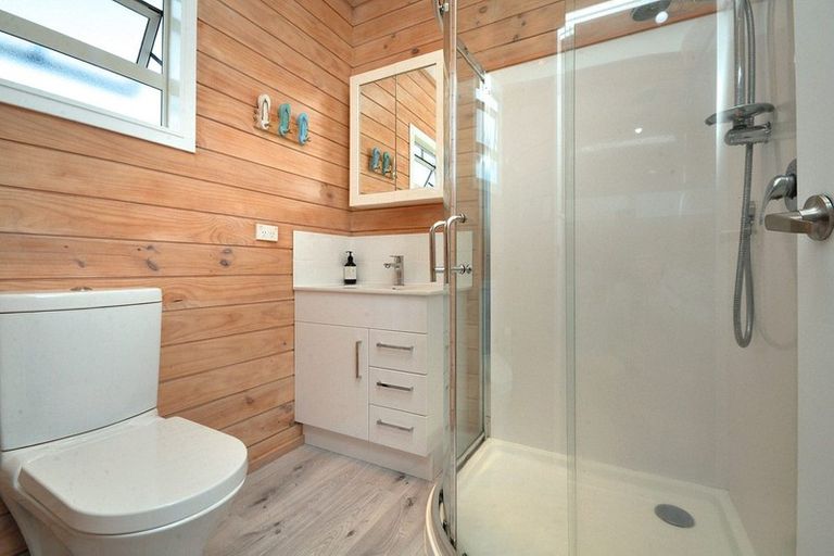 Photo of property in 37 Shakespear Road, Army Bay, Whangaparaoa, 0930