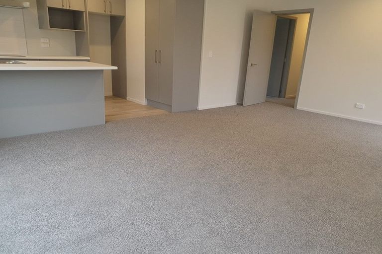 Photo of property in 43b Wainuiomata Road, Wainuiomata, Lower Hutt, 5014