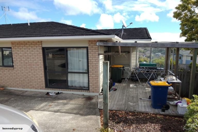 Photo of property in 16 Mackwell Road, Fairview Heights, Auckland, 0632