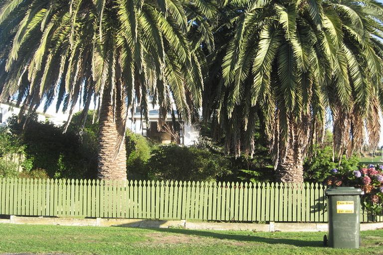 Photo of property in 13 Miro Road, Raumati South, Paraparaumu, 5032