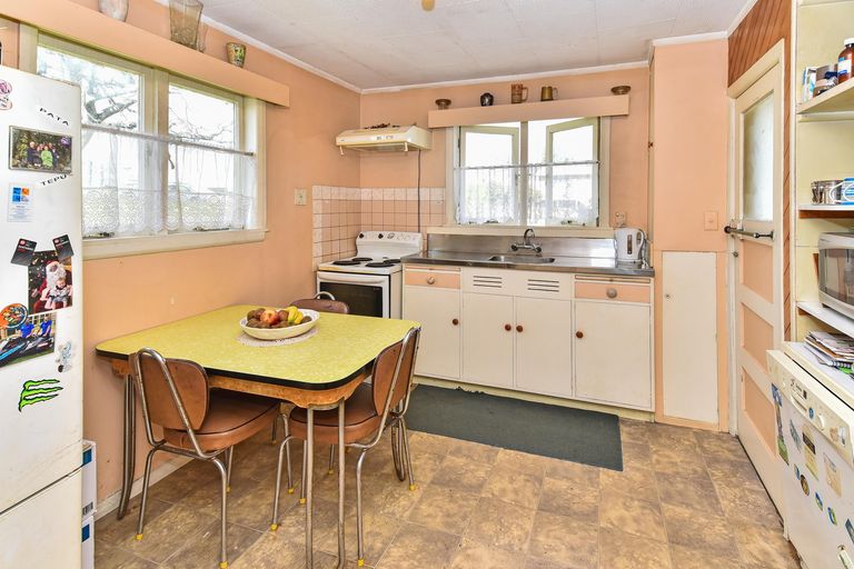 Photo of property in 1/17 Railway Street West, Papakura, 2110