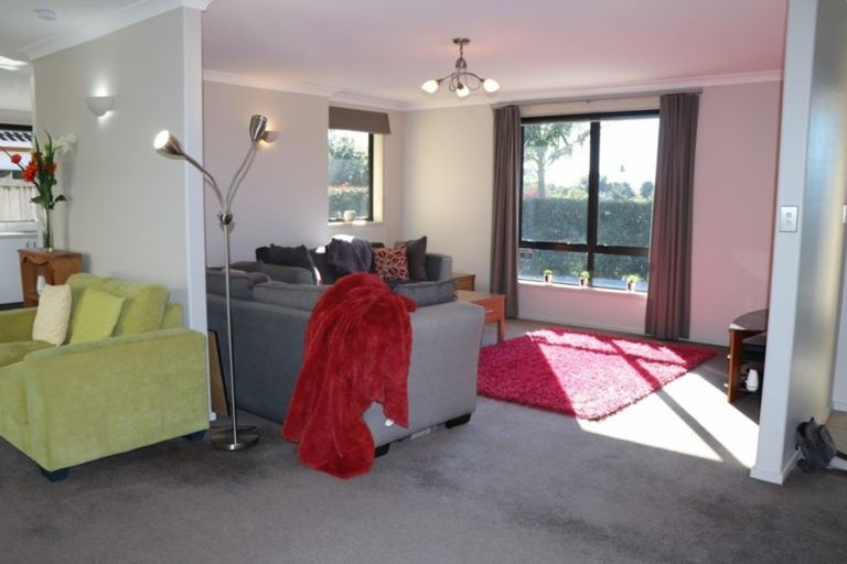 Photo of property in 18 Waipuna Grove, Welcome Bay, Tauranga, 3112