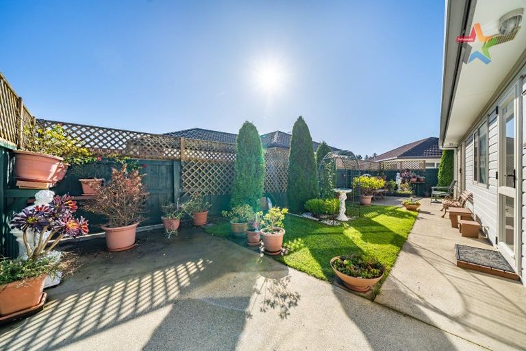 Photo of property in 32 Woodland Mews, Wainuiomata, Lower Hutt, 5014