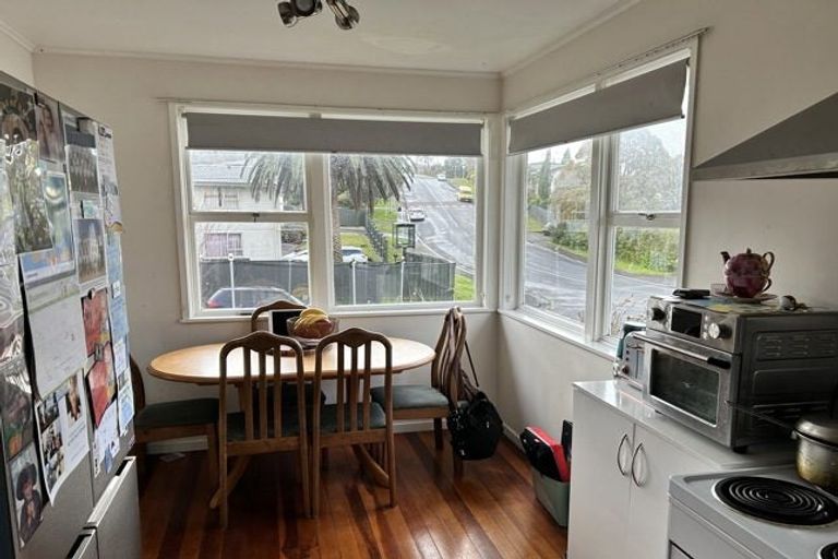 Photo of property in 4 Sequoia Place, Sunnynook, Auckland, 0620