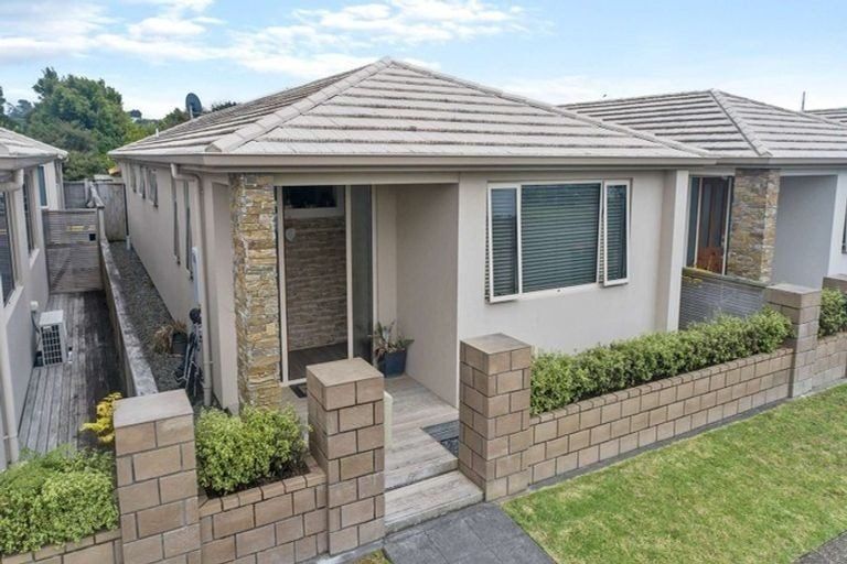 Photo of property in 28 Scoria Close, Pyes Pa, Tauranga, 3112