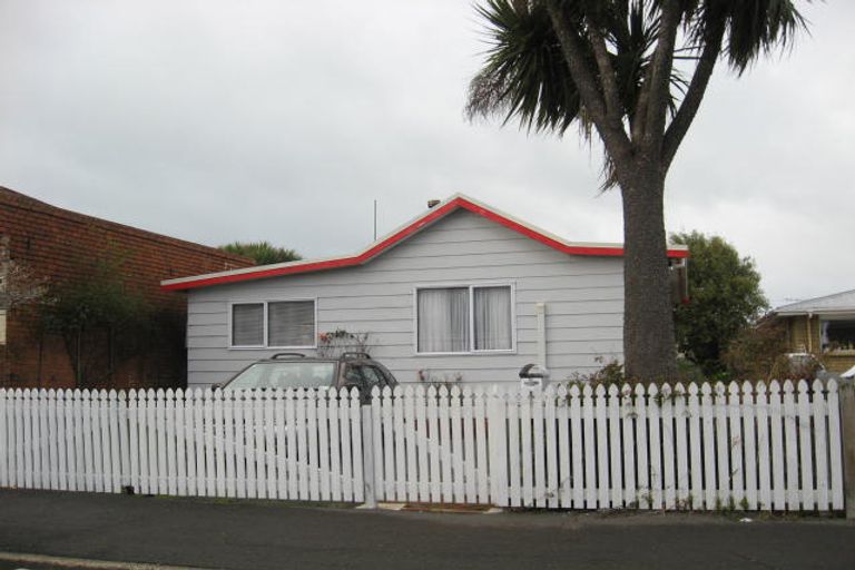 Photo of property in 143 Melbourne Street, South Dunedin, Dunedin, 9012