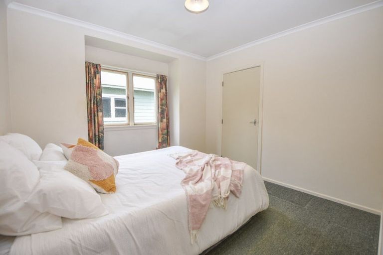 Photo of property in 24 Moreton Road, Carterton, 5713