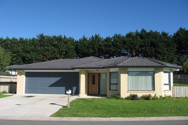Photo of property in 25 Castlefinn Drive, Weymouth, Auckland, 2103