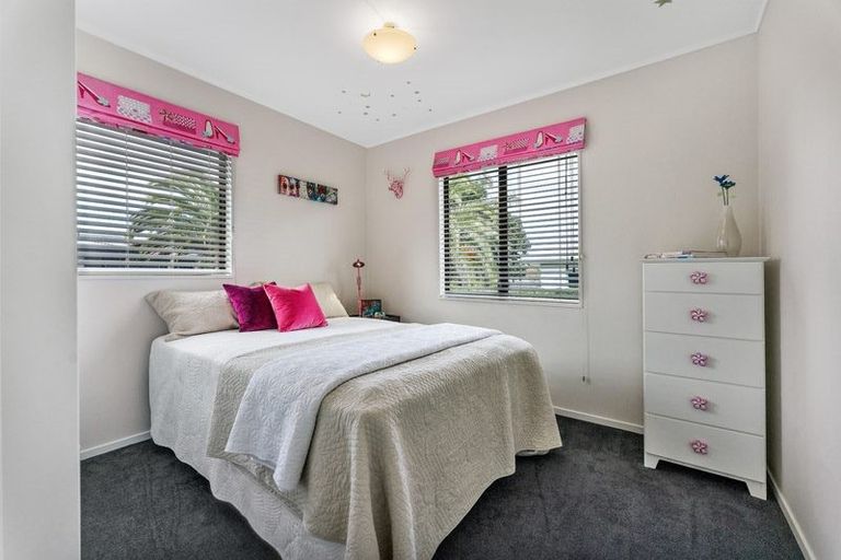 Photo of property in 2/2 Patons Road, Howick, Auckland, 2014