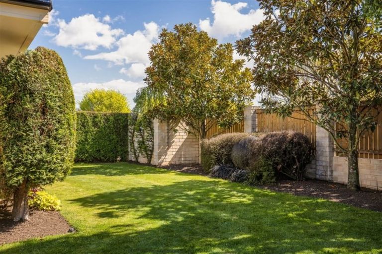 Photo of property in 10 Cathcart Crescent, Prebbleton, 7604