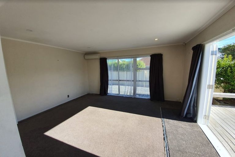 Photo of property in 5a Roband Crescent, Brown Owl, Upper Hutt, 5018
