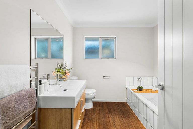 Photo of property in 36 Little Oaks Drive, Yaldhurst, Christchurch, 8042