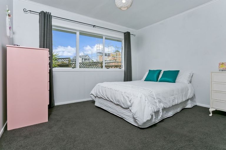 Photo of property in 154 Oaktree Avenue, Browns Bay, Auckland, 0630