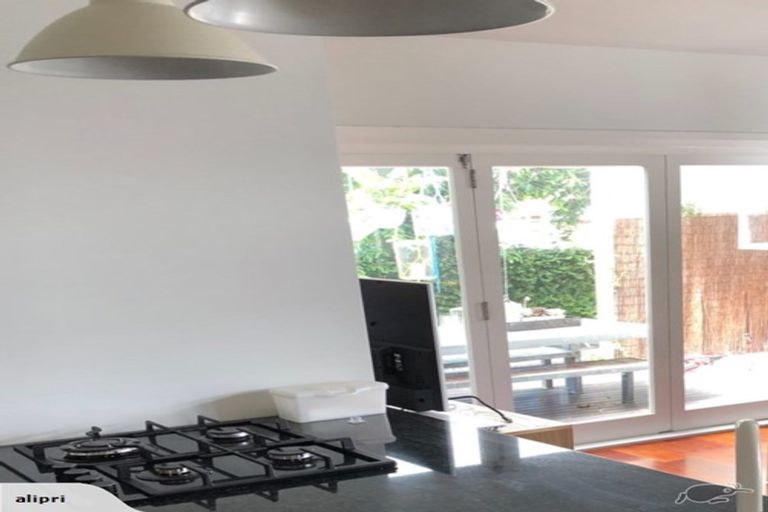 Photo of property in 1/15 Hemi Street, Narrow Neck, Auckland, 0622