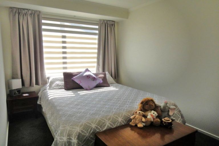 Photo of property in 6 Ara Kahika Lane, One Tree Point, 0118