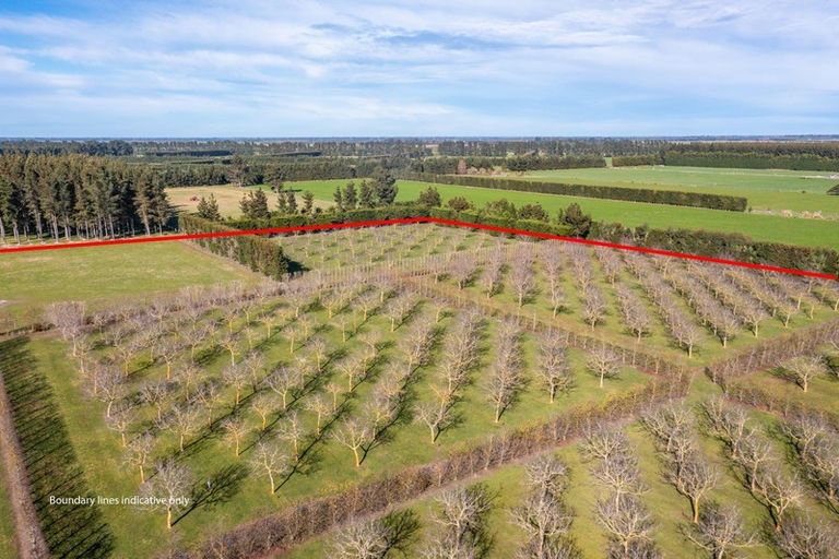 Photo of property in 973 Hoskyns Road, West Melton, Christchurch, 7671